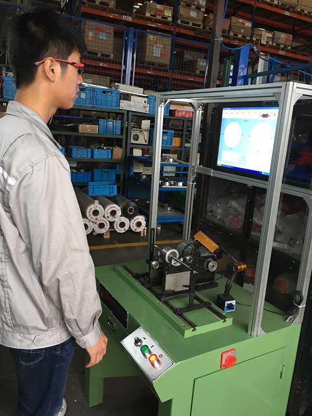 美的洗衣機(jī)電機(jī)轉(zhuǎn)子專用動(dòng)平衡機(jī)案例！