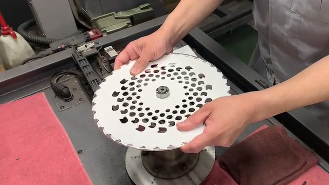 美國盤類專用動平衡機案例！
